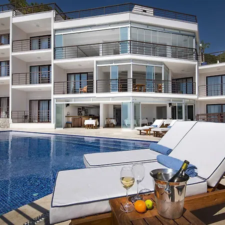 Highclere And (adults Only) 호텔 3*