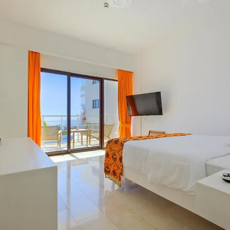 Highclere And (adults Only) 파랄리아