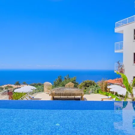 Highclere And (adults Only) 파랄리아