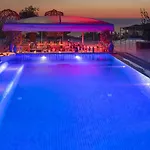 מלון Highclere And (adults Only) 3*