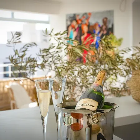 Highclere And (adults Only) 酒店 3*