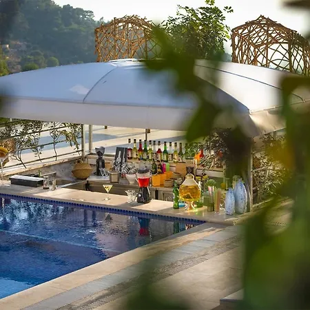 Highclere And (adults Only) Otel