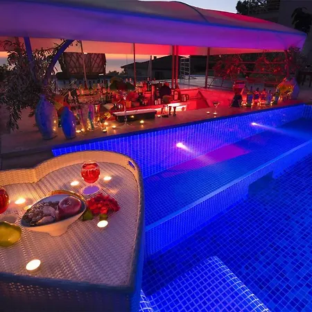 Highclere And (adults Only)