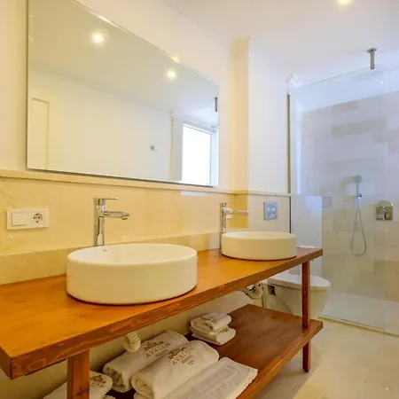 Otel Highclere And (adults Only)