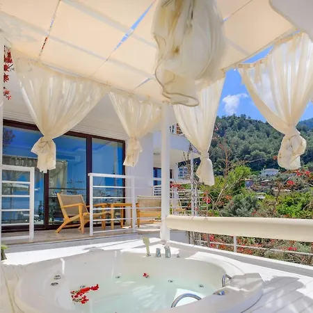 Highclere And (adults Only)