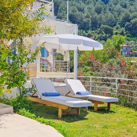 Highclere And (adults Only) Otel